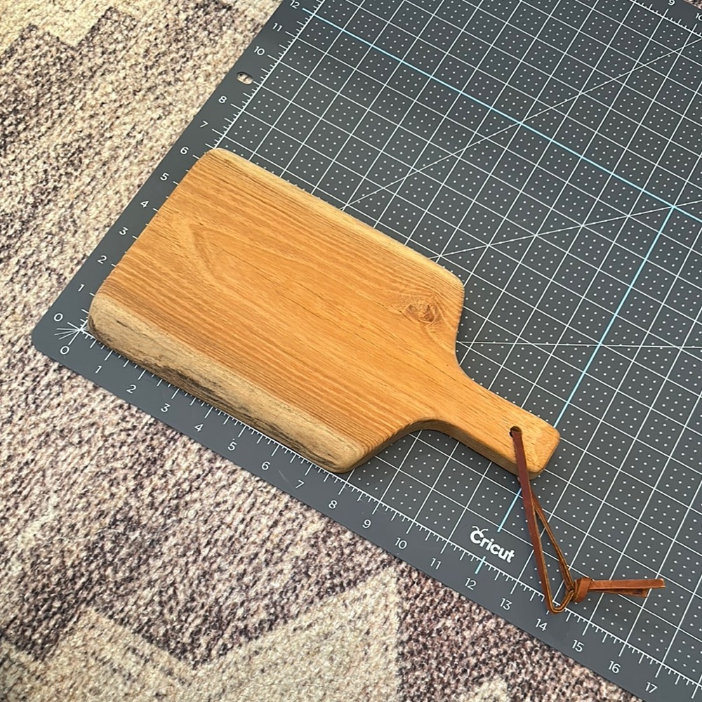 Amish handmade wooden cutting board/cheeseboard/charcuterie
